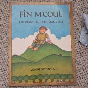 Fin M'Coul Book by Tomie de Paola